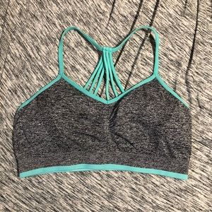 Version Sports Bra - L